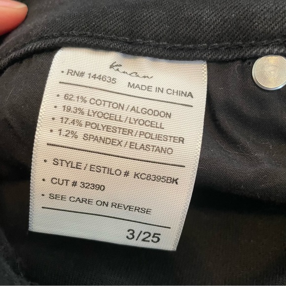 Kancan Women’s Black High Rise Fray Hem Skinny Jeans Size 3/25 - Picture 13 of 13
